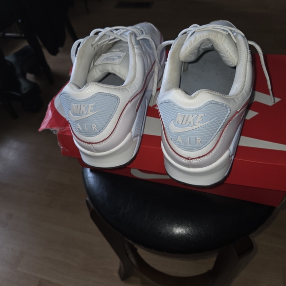 Nike Men's White Red Blue Sneakers - Picture 3 of 4
